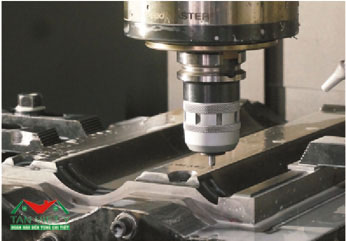 Khuôn được chế tạo trên máy CNC